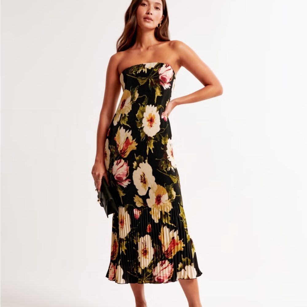 The A&F Giselle Pleat Release Midi Dress